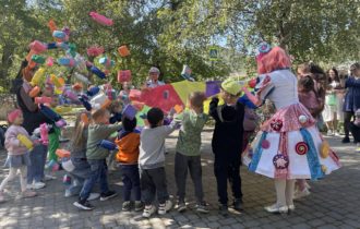 Празднование Дня города Дальнегорска на площадке центральной городской библиотеки